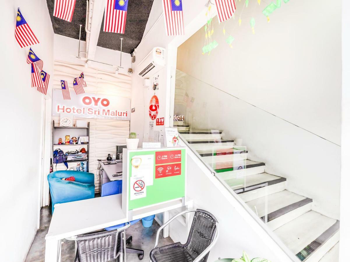 Oyo 220 Hotel Sri Maluri Kuala Lumpur Exterior foto