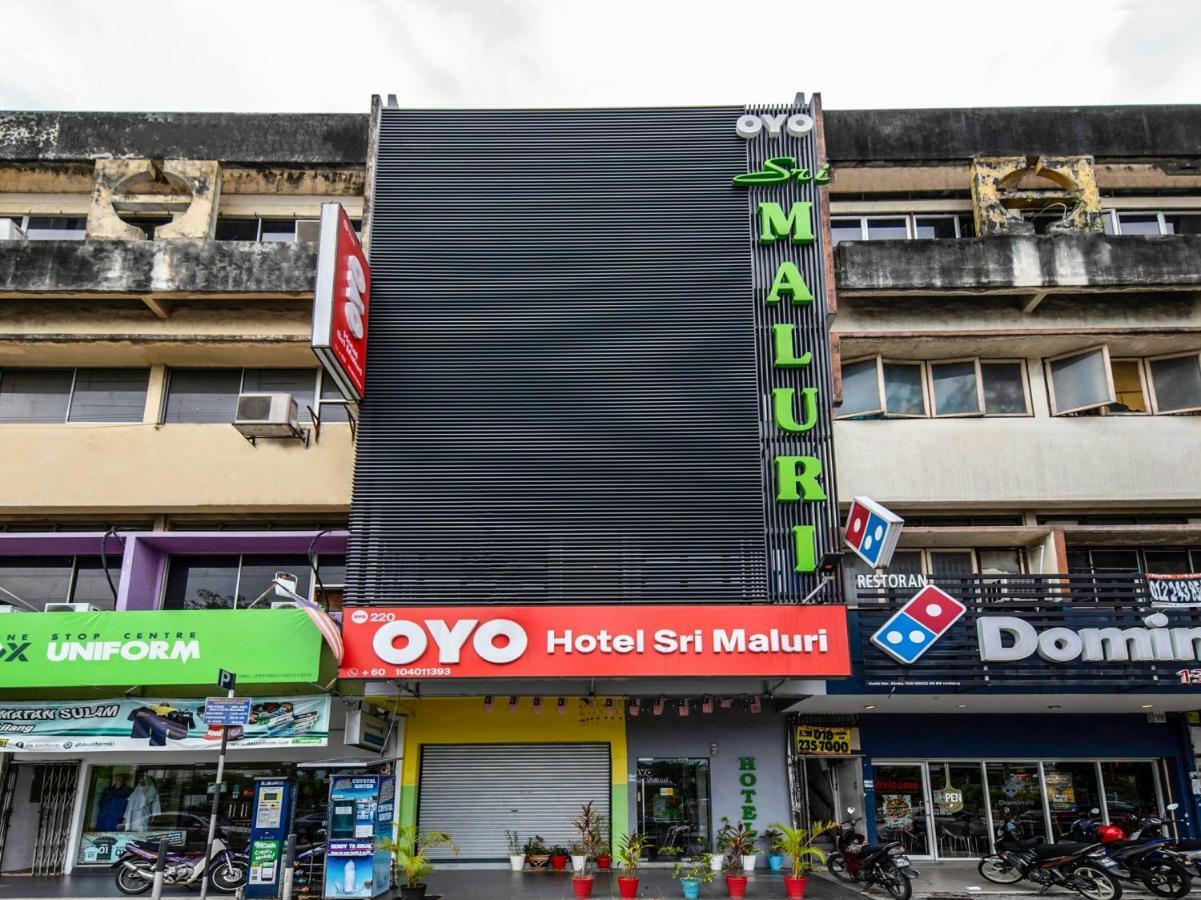 Oyo 220 Hotel Sri Maluri Kuala Lumpur Exterior foto