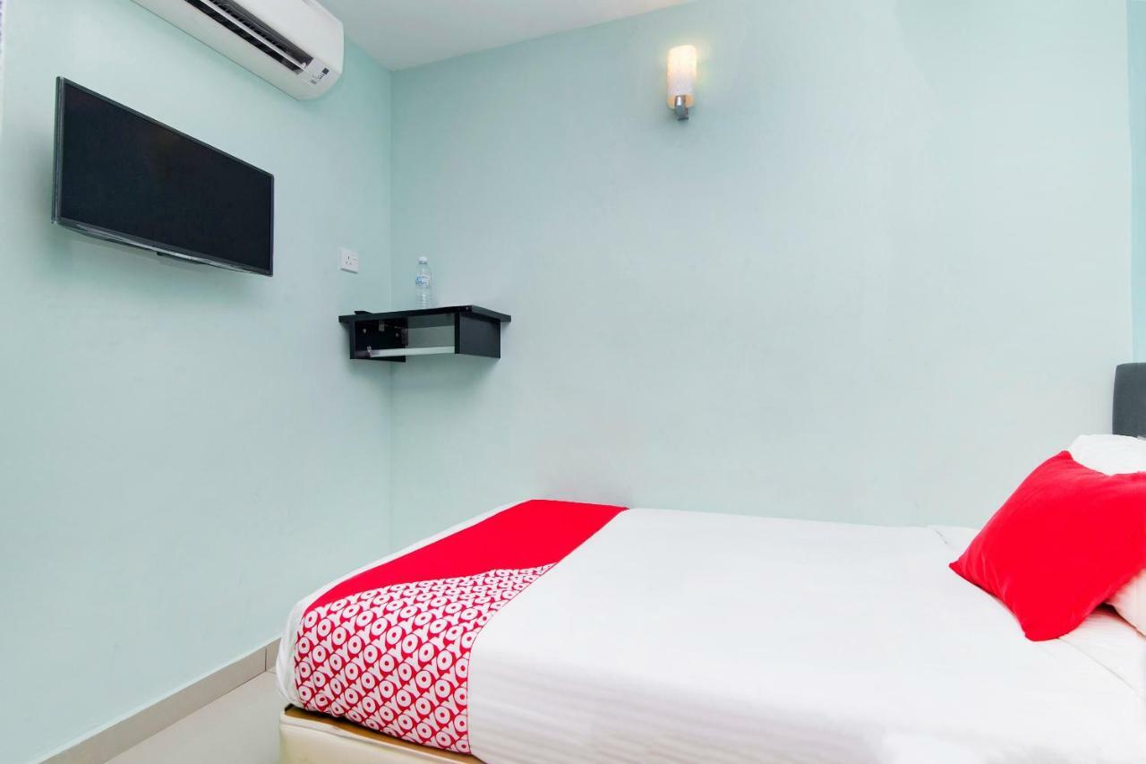 Oyo 220 Hotel Sri Maluri Kuala Lumpur Exterior foto