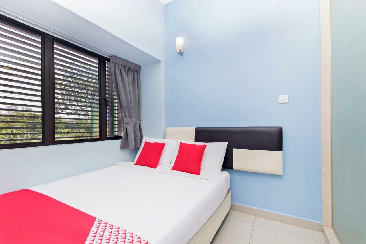 Oyo 220 Hotel Sri Maluri Kuala Lumpur Exterior foto