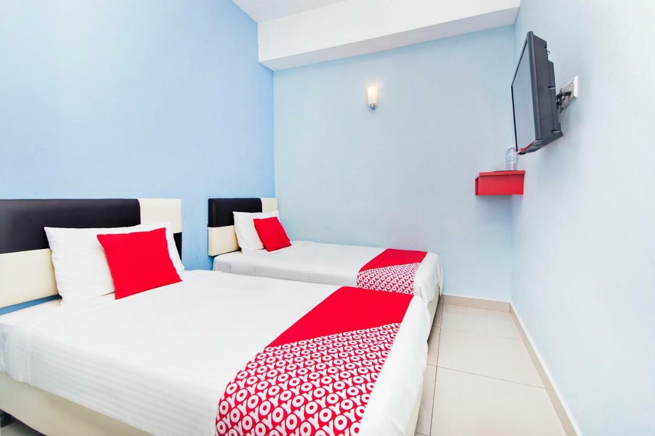 Oyo 220 Hotel Sri Maluri Kuala Lumpur Exterior foto