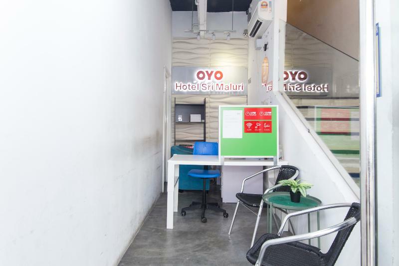 Oyo 220 Hotel Sri Maluri Kuala Lumpur Exterior foto