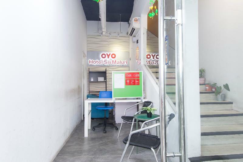 Oyo 220 Hotel Sri Maluri Kuala Lumpur Exterior foto
