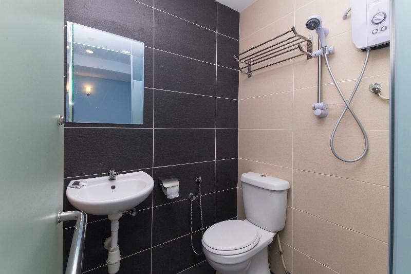 Oyo 220 Hotel Sri Maluri Kuala Lumpur Exterior foto